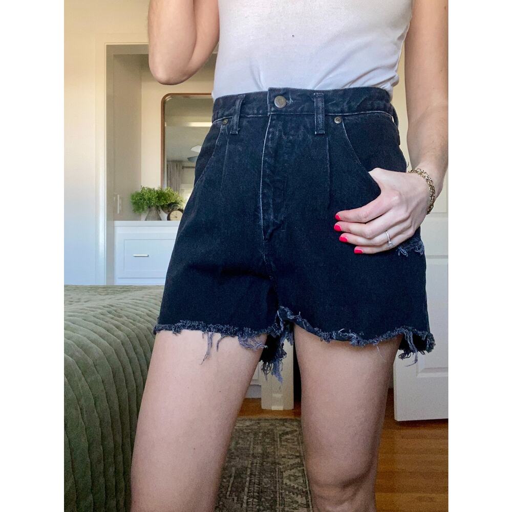 VTG Eddie Bauer Mom Jean Shorts Womens Size 26 Black Denim High Rise Distressed